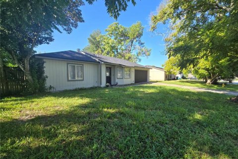 House in Deltona, Florida 3 bedrooms, 130.62 sq.m. № 1902507 - photo 2
