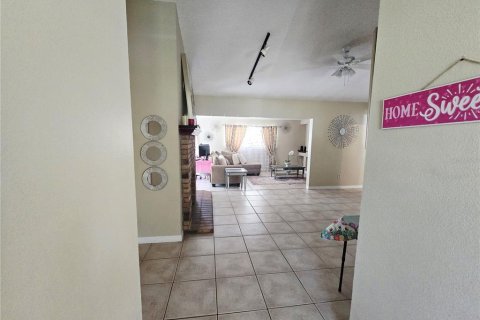 House in Deltona, Florida 3 bedrooms, 130.62 sq.m. № 1902507 - photo 8