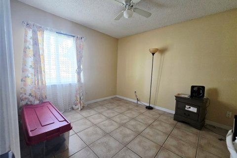 House in Deltona, Florida 3 bedrooms, 130.62 sq.m. № 1902507 - photo 16