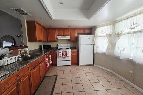 House in Deltona, Florida 3 bedrooms, 130.62 sq.m. № 1902507 - photo 7