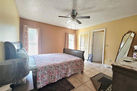 House in Deltona, Florida 3 bedrooms, 130.62 sq.m. № 1902507 - photo 18