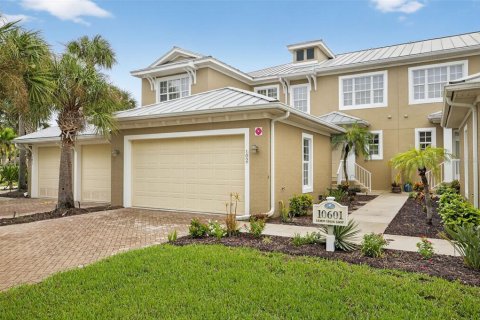House in Englewood, Florida 3 bedrooms, 191.94 sq.m. № 1898952 - photo 1