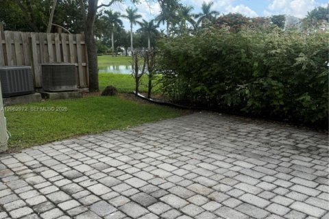 Touwnhouse à louer à Homestead, Floride: 3 chambres, 106.93 m2 № 2266105 - photo 11