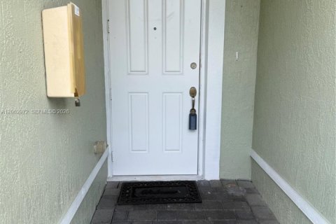 Touwnhouse à louer à Homestead, Floride: 3 chambres, 106.93 m2 № 2266105 - photo 12