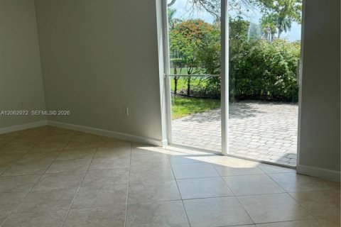 Touwnhouse à louer à Homestead, Floride: 3 chambres, 106.93 m2 № 2266105 - photo 4