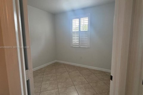 Touwnhouse à louer à Homestead, Floride: 3 chambres, 106.93 m2 № 2266105 - photo 7