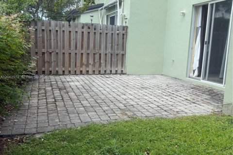 Touwnhouse à louer à Homestead, Floride: 3 chambres, 106.93 m2 № 2266105 - photo 10