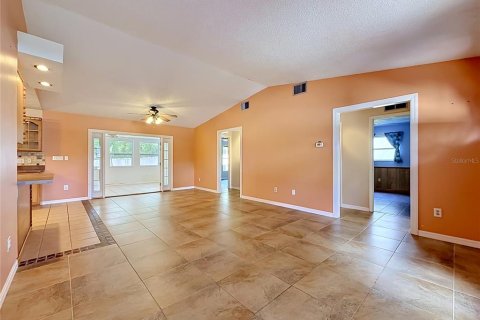 Casa en venta en Odessa, Florida, 4 dormitorios, 209.12 m2 № 2151780 - foto 12
