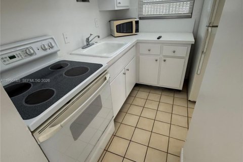 Купить кондоминиум в Халландейл-Бич, Флорида 1 спальня, 38.65м2, № 2055978 - фото 6