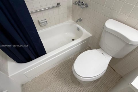 Купить кондоминиум в Халландейл-Бич, Флорида 1 спальня, 38.65м2, № 2055978 - фото 8