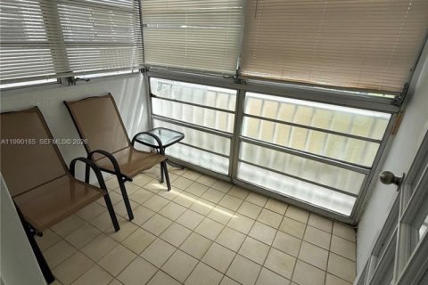 Купить кондоминиум в Халландейл-Бич, Флорида 1 спальня, 38.65м2, № 2055978 - фото 10