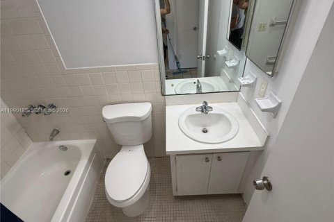 Купить кондоминиум в Халландейл-Бич, Флорида 1 спальня, 38.65м2, № 2055978 - фото 7