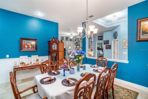 House in Riverview, Florida 5 bedrooms, 240.99 sq.m. № 1910611 - photo 9