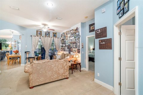House in Riverview, Florida 5 bedrooms, 240.99 sq.m. № 1910611 - photo 8