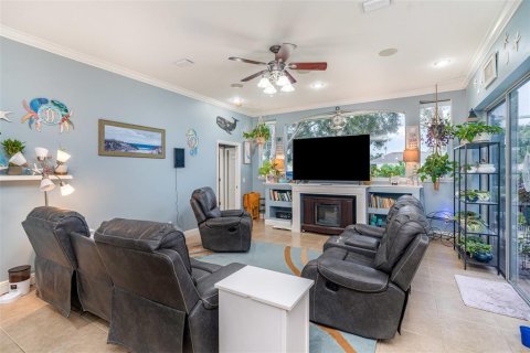 House in Riverview, Florida 5 bedrooms, 240.99 sq.m. № 1910611 - photo 4