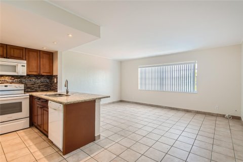 Condominio en venta en Hollywood, Florida, 2 dormitorios, 78.04 m2 № 1707281 - foto 4