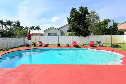 Villa ou maison à vendre à Pembroke Pines, Floride: 5 chambres № 1966813 - photo 6
