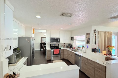 Villa ou maison à vendre à Pembroke Pines, Floride: 5 chambres № 1966813 - photo 20