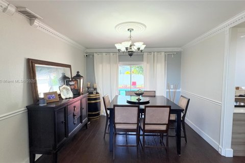 Villa ou maison à vendre à Pembroke Pines, Floride: 5 chambres № 1966813 - photo 21