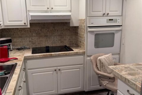 Condominio en alquiler en Sunny Isles Beach, Florida, 1 dormitorio, 65.5 m2 № 1954379 - foto 8