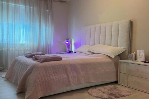 Condominio en alquiler en Sunny Isles Beach, Florida, 1 dormitorio, 65.5 m2 № 1954379 - foto 10