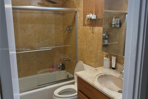 Condominio en alquiler en Sunny Isles Beach, Florida, 1 dormitorio, 65.5 m2 № 1954379 - foto 3