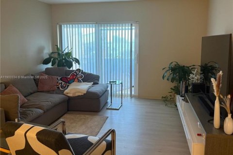 Condominio en alquiler en Sunny Isles Beach, Florida, 1 dormitorio, 65.5 m2 № 1954379 - foto 12