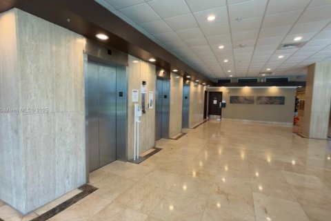 Снять в аренду кондоминиум в Санни-Айлс-Бич, Флорида 1 спальня, 65.5м2, № 1954379 - фото 17