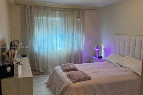 Condominio en alquiler en Sunny Isles Beach, Florida, 1 dormitorio, 65.5 m2 № 1954379 - foto 5