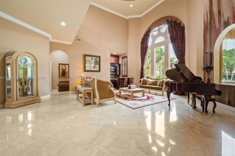 House in Davie, Florida 6 bedrooms, 609.81 sq.m. № 2063644 - photo 9