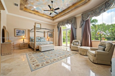 House in Davie, Florida 6 bedrooms, 609.81 sq.m. № 2063644 - photo 22