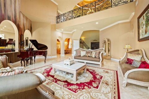 House in Davie, Florida 6 bedrooms, 609.81 sq.m. № 2063644 - photo 10