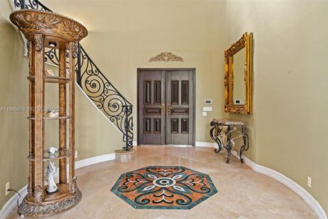 House in Davie, Florida 6 bedrooms, 609.81 sq.m. № 2063644 - photo 7