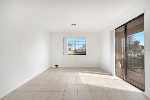 Touwnhouse à louer à Poinciana, Floride: 3 chambres, 135.27 m2 № 2106703 - photo 4