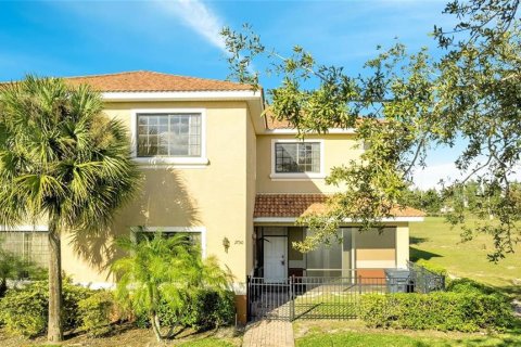 Touwnhouse à Poinciana, Floride 3 chambres, 135.27 m2 № 2106703