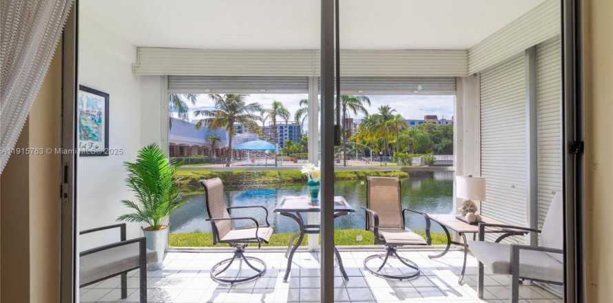 Condo in Dania Beach, Florida, 1 bedroom  № 1970759