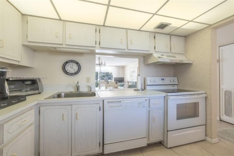 Condo in Dania Beach, Florida, 1 bedroom  № 1970759 - photo 3