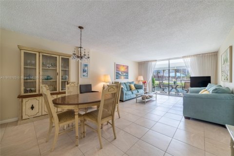 Condo in Dania Beach, Florida, 1 bedroom  № 1970759 - photo 7