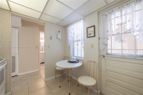 Condo in Dania Beach, Florida, 1 bedroom  № 1970759 - photo 5