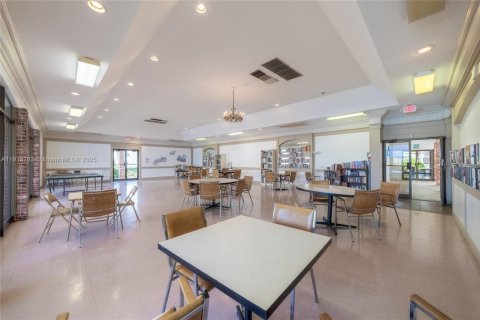 Condo in Dania Beach, Florida, 1 bedroom  № 1970759 - photo 19