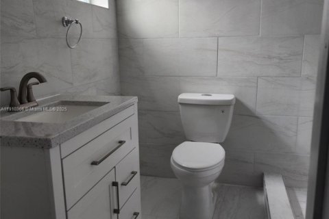 Villa ou maison à vendre à Miami, Floride: 4 chambres, 136.19 m2 № 1966483 - photo 10