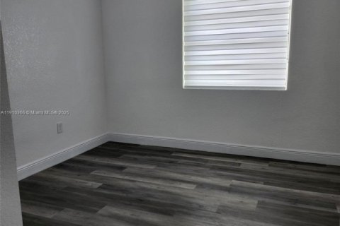 Villa ou maison à vendre à Miami, Floride: 4 chambres, 136.19 m2 № 1966483 - photo 9