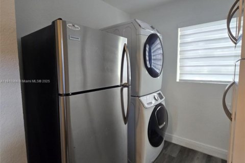 Villa ou maison à vendre à Miami, Floride: 4 chambres, 136.19 m2 № 1966483 - photo 7