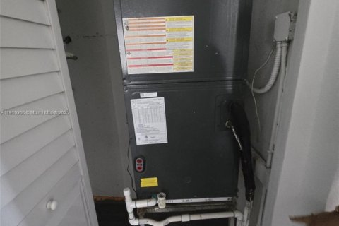 Villa ou maison à vendre à Miami, Floride: 4 chambres, 136.19 m2 № 1966483 - photo 14