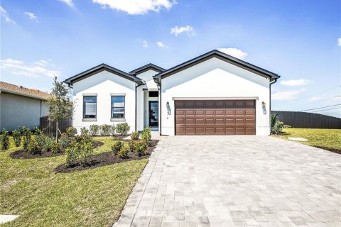 House in Cape Coral, Florida 4 bedrooms, 185.62 sq.m. № 1758404 - photo 2