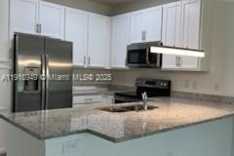 Touwnhouse à louer à Davie, Floride: 3 chambres, 131.74 m2 № 1973354 - photo 2