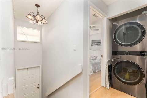 Condominio en venta en Deerfield Beach, Florida, 3 dormitorios, 102.19 m2 № 1947175 - foto 17