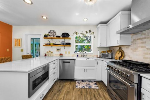 House in Dunedin, Florida 2 bedrooms, 105.72 sq.m. № 1840107 - photo 4