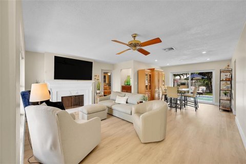 Casa en venta en Fort Lauderdale, Florida, 3 dormitorios, 129.23 m2 № 1732349 - foto 6