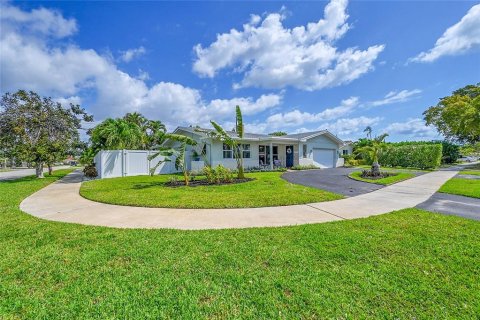 Casa en venta en Fort Lauderdale, Florida, 3 dormitorios, 129.23 m2 № 1732349 - foto 2